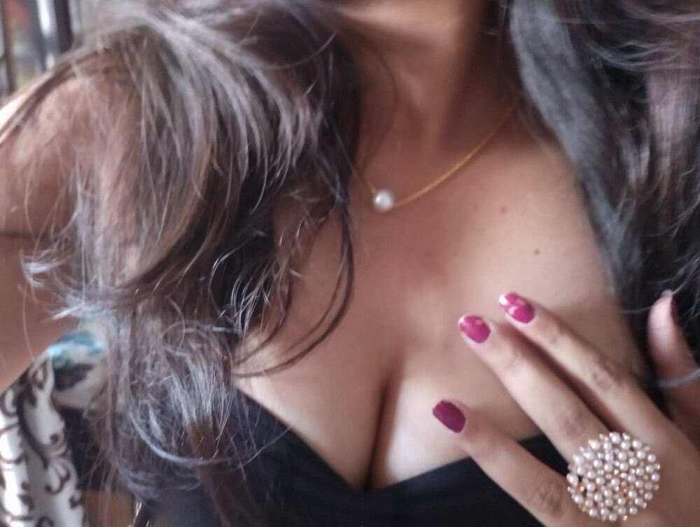 sexlivecamsites.com noty_tanyy livesex profile in 300-meters-from-you cams