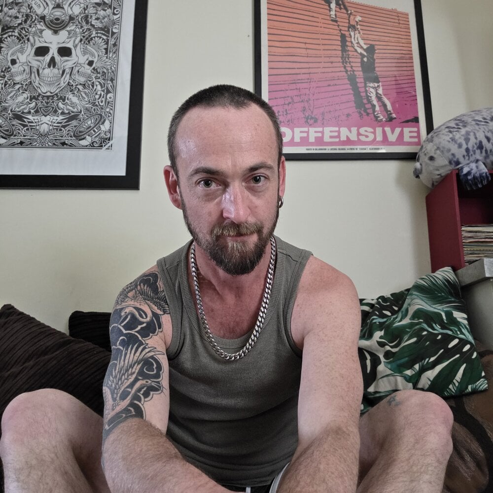 DirtyWelshBoi's Offline XXX Chat