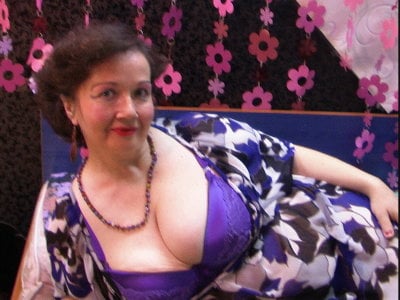 SingleMILF - big tits grannies