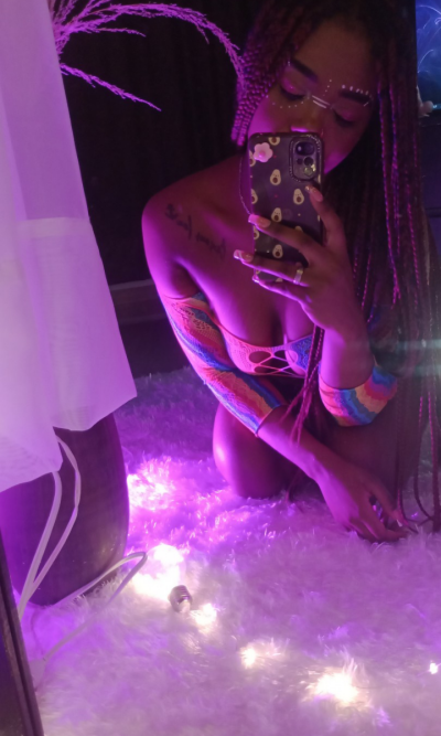 Naiah_777 🕶 online naked cam