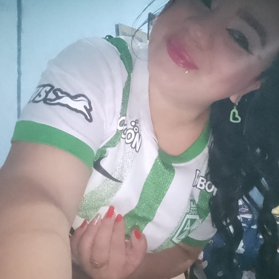 chatnmate.com emiily_whitee_ livesex profile in granny cams