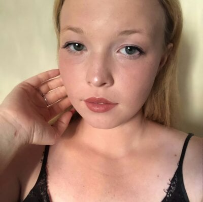 lynnborne from stripchat