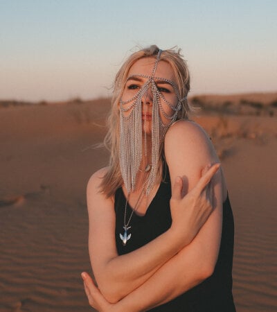 Tarelyra Female Romantic Live Webcam Sex