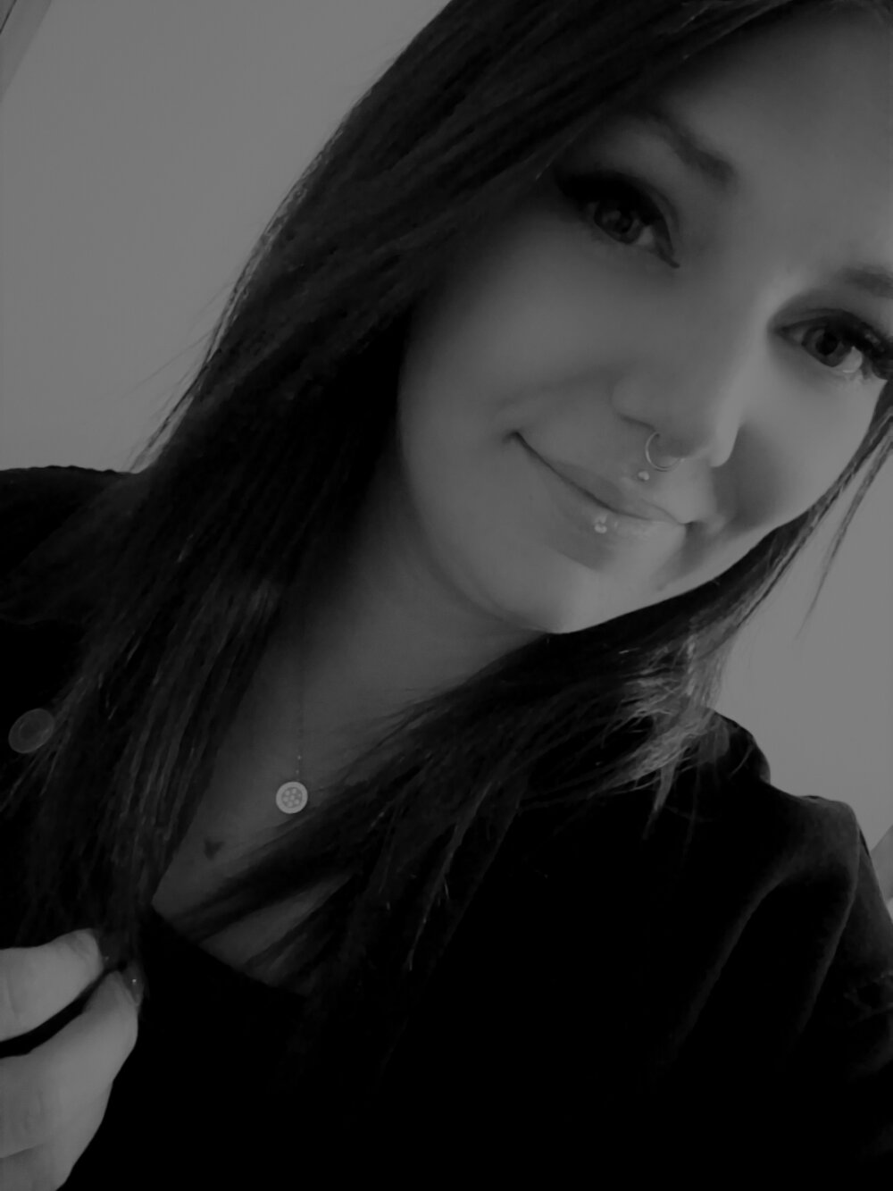 pornos.live hotlini livesex profile in from-a-city-full-of-art cams