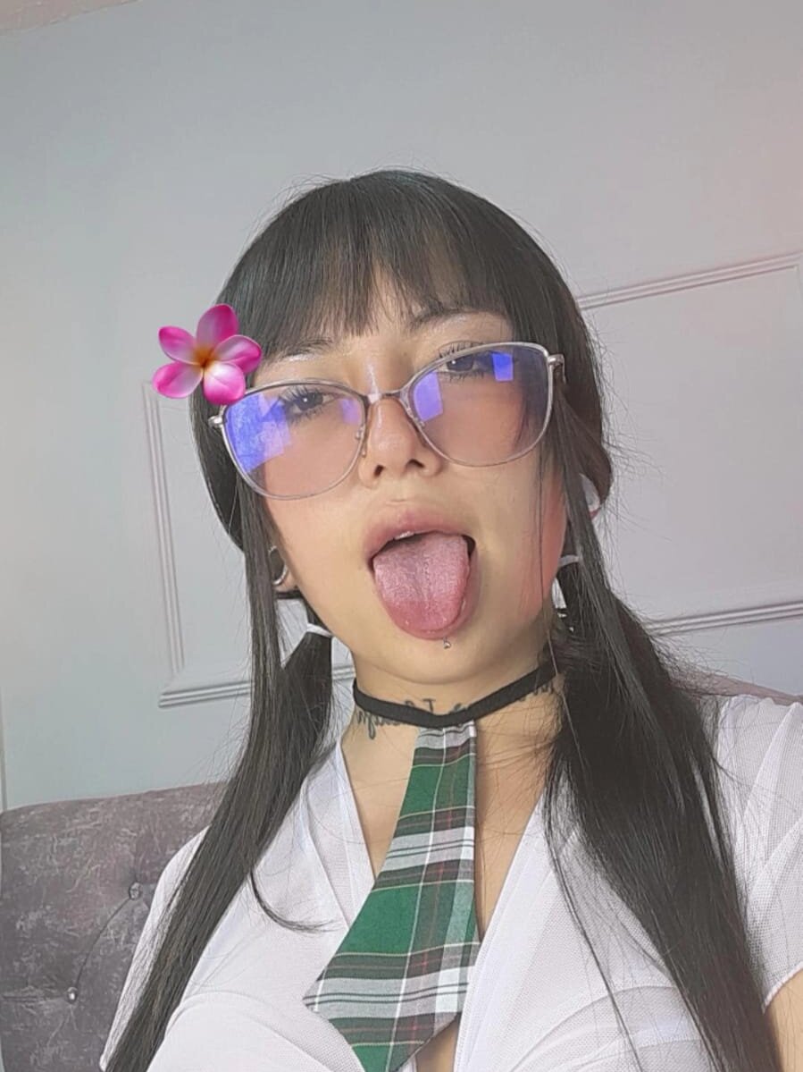 stripchat mary_luckaysha_ webcam profile pic via bestlivesexchat.com