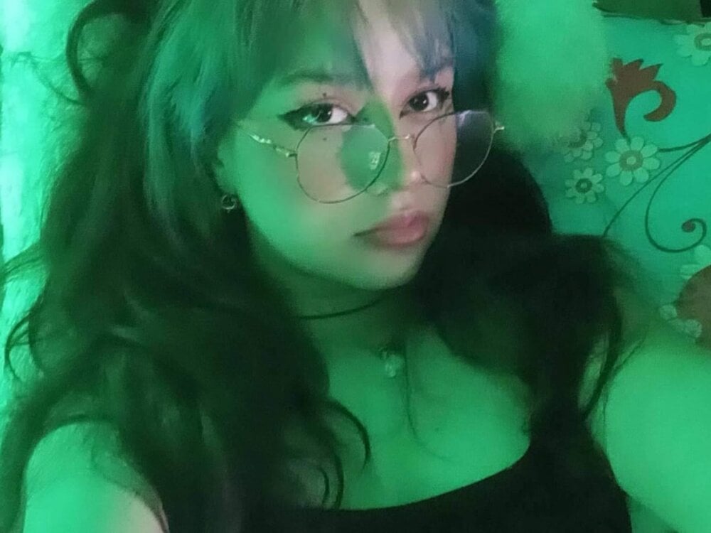 Dolly_m00on profile