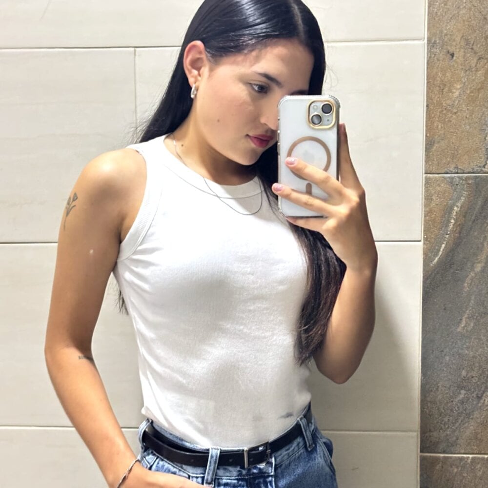 sexlivecamsites.com little_candygirl36_ livesex profile in latino cams