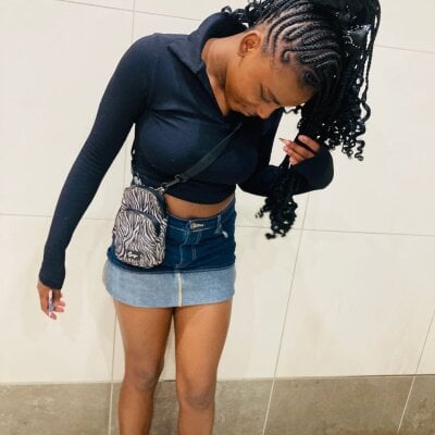 BeautyInBlackX on StripChat