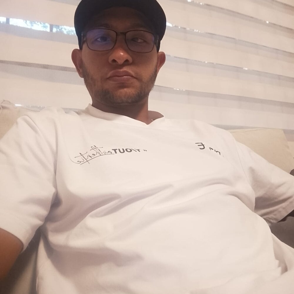 Chatroom XXX en direct de LARRY_VITO