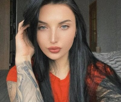 AlinkaMandarinka on StripChat