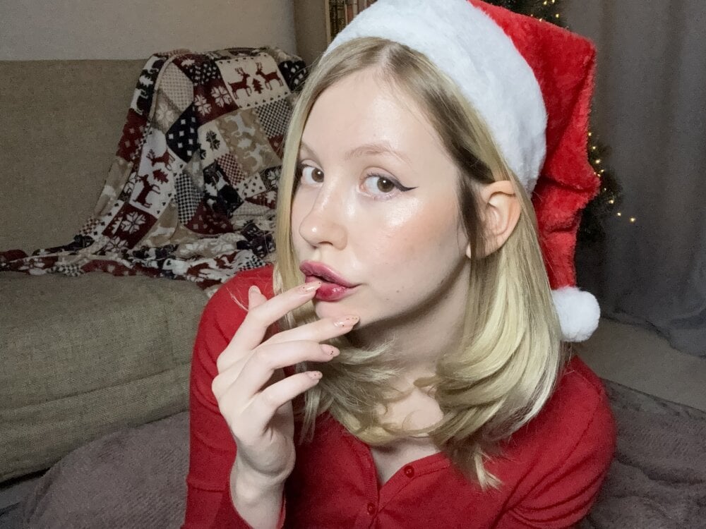 Live sex webcam photo for HoneyAudrey #290251720