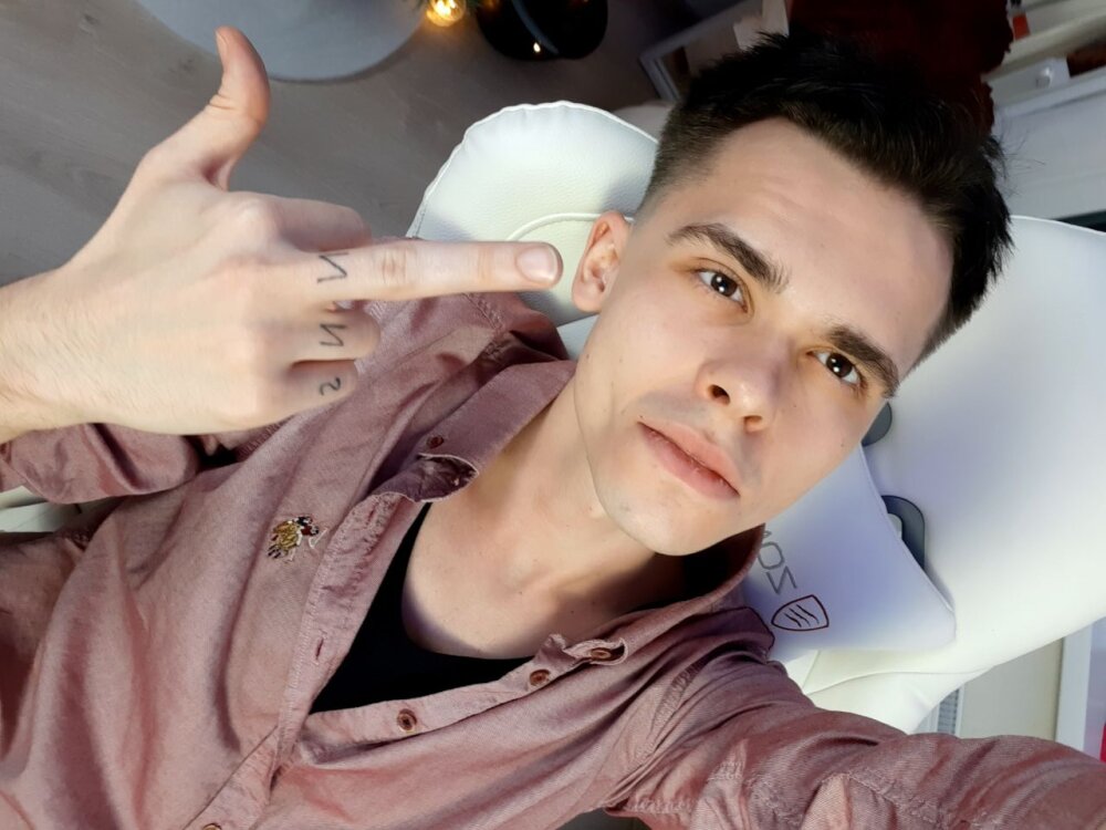 Xvgdrgsdrgsd's Offline XXX Chat