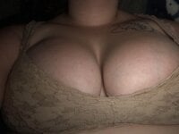 thickangel69's Offline Chat Room