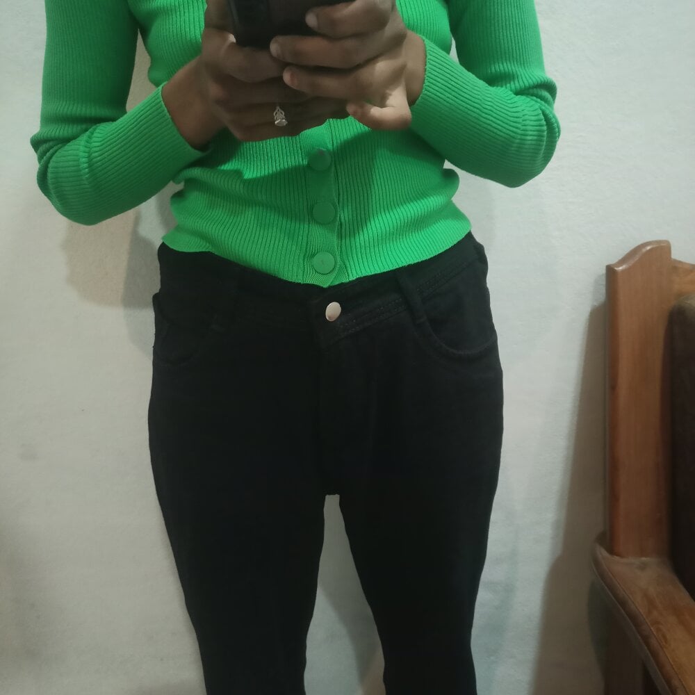 stripchat riya_baby_38 webcam profile pic via iluvcams.com