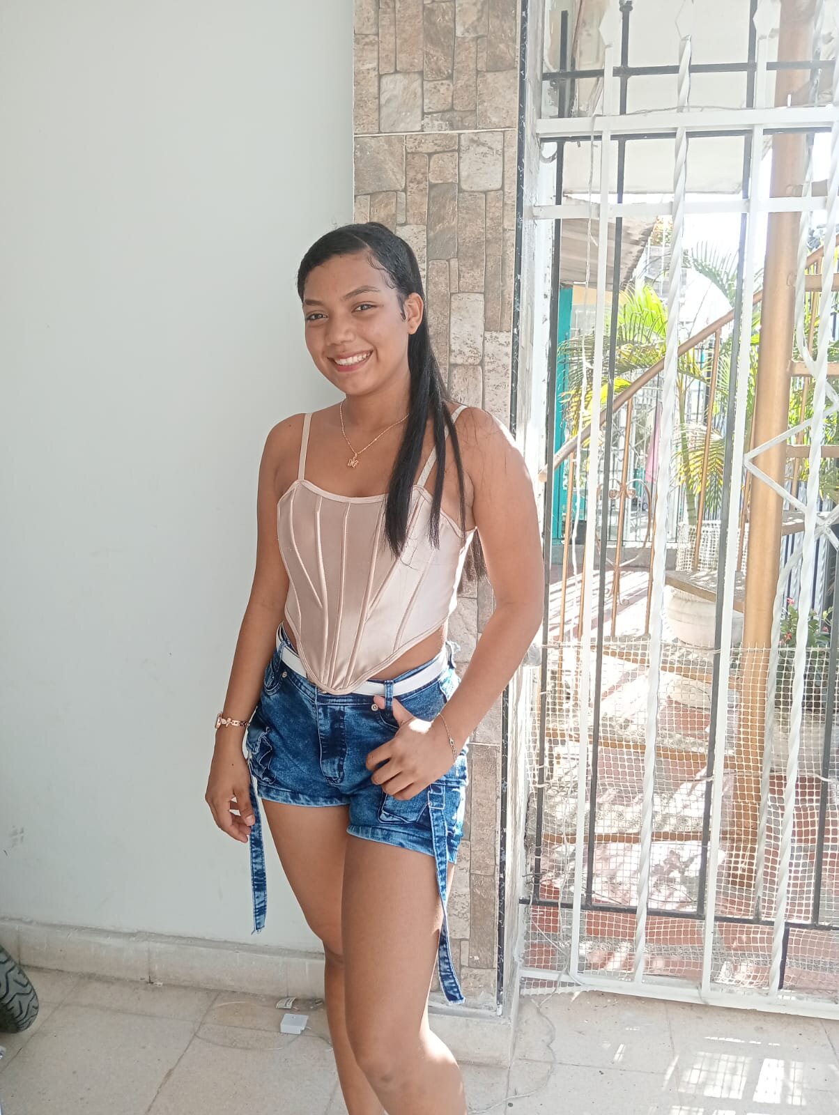 Shantal_hot47