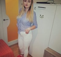 hot_sexy_chica's Offline Chat Room