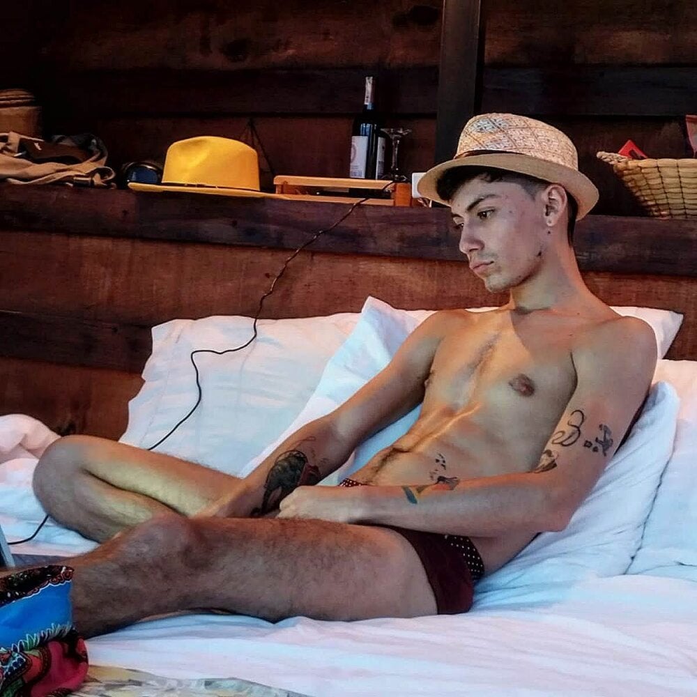 Amahd696's Offline XXX Chat