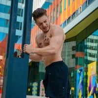 MuscleFantastic's Offline Chat Room