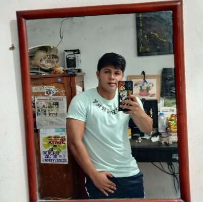 eliasmorbo69 from stripchat