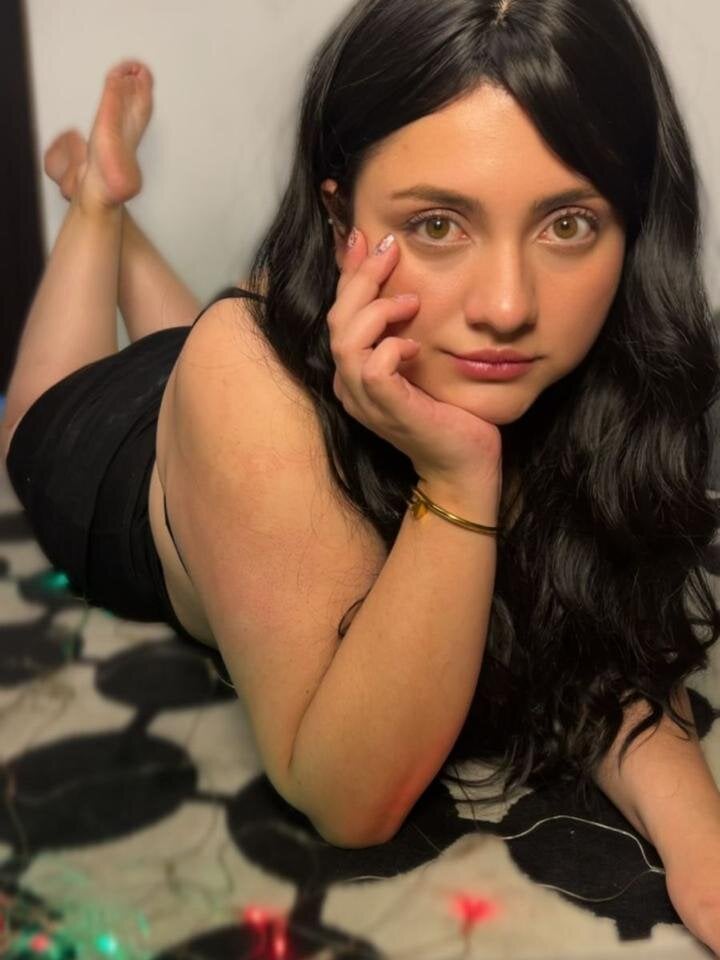 Selina_Sykes' Offline XXX Chat