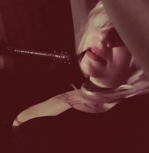 Live sex webcam photo for MikaMadness #289397479