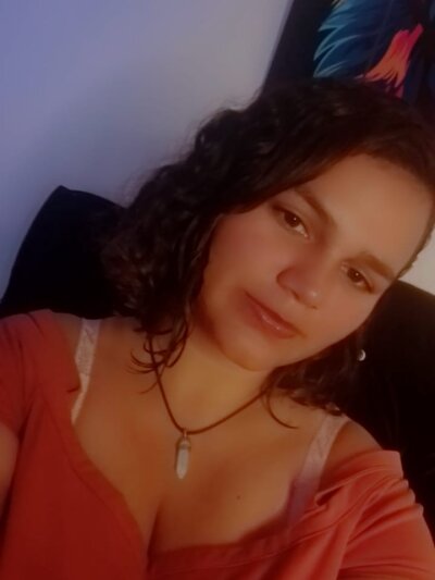 Violett_Luxurious 🐣 live online chat