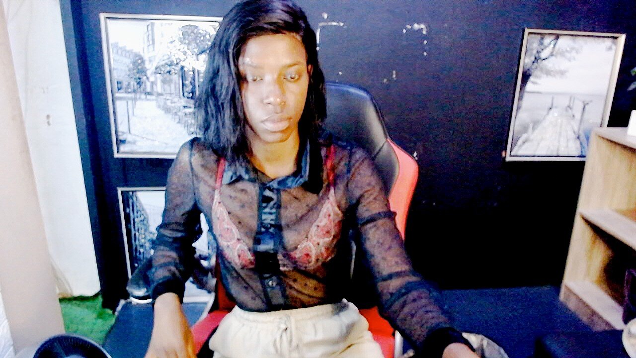 Ebonybae21