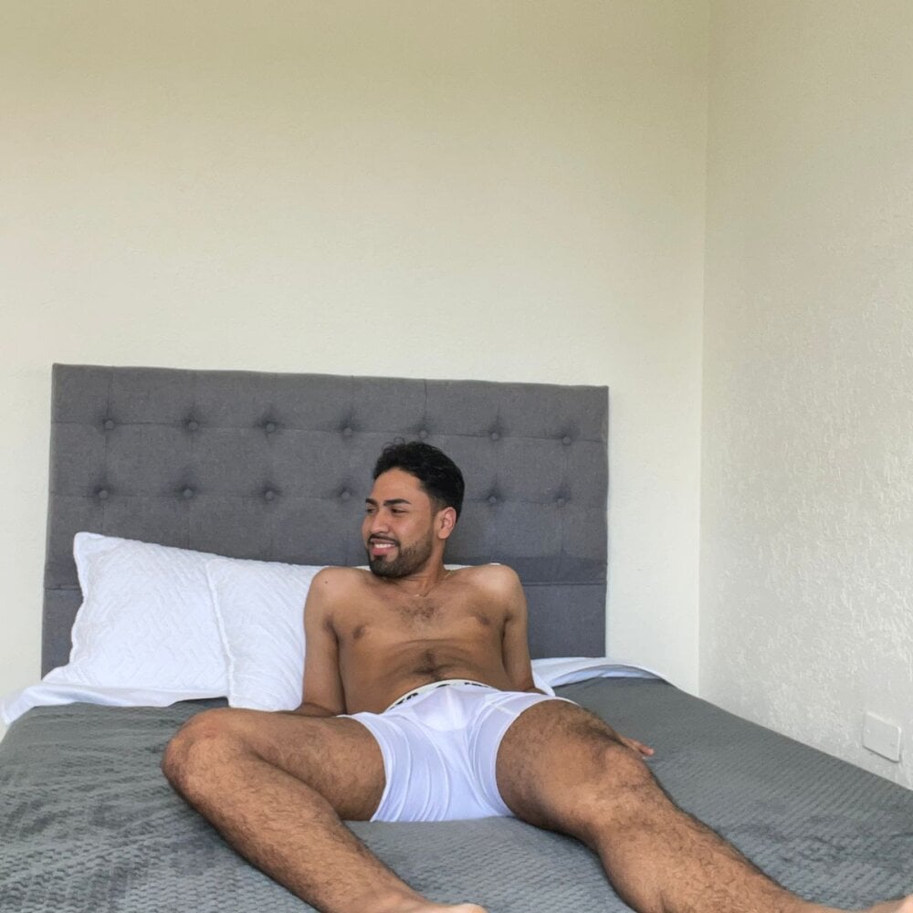 xavierfoxx69's Offline XXX Chat