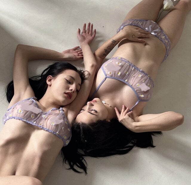DoubleTrouble4Daddy's Offline XXX Chat
