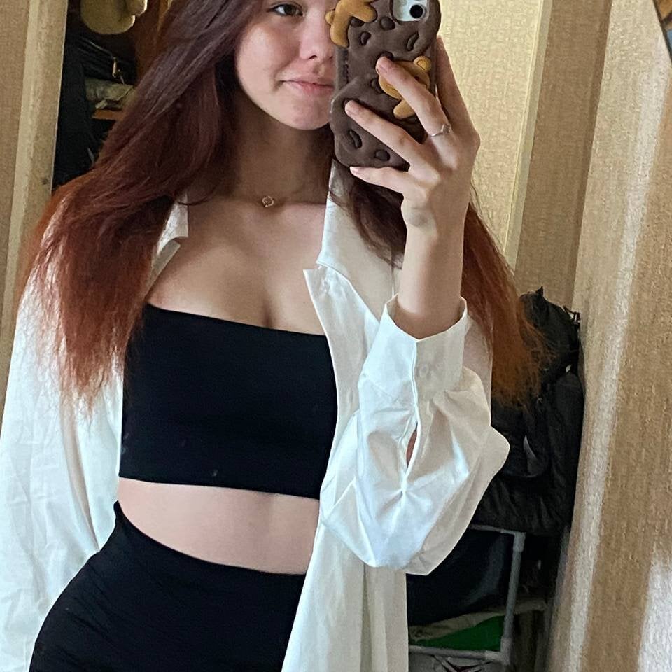 stripchat cutieslim webcam profile pic via free6cams.com