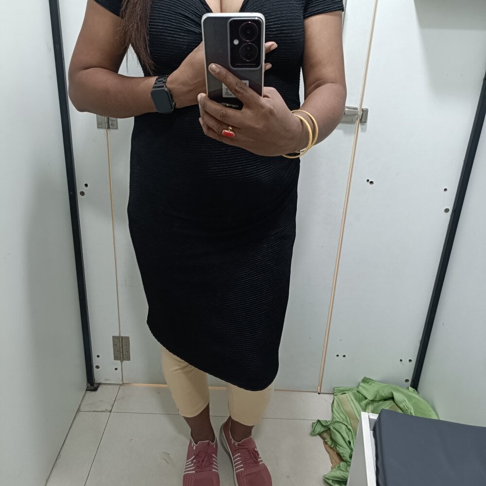 mega-camsex.com priya_hotgirl23 livesex profile in hairy cams
