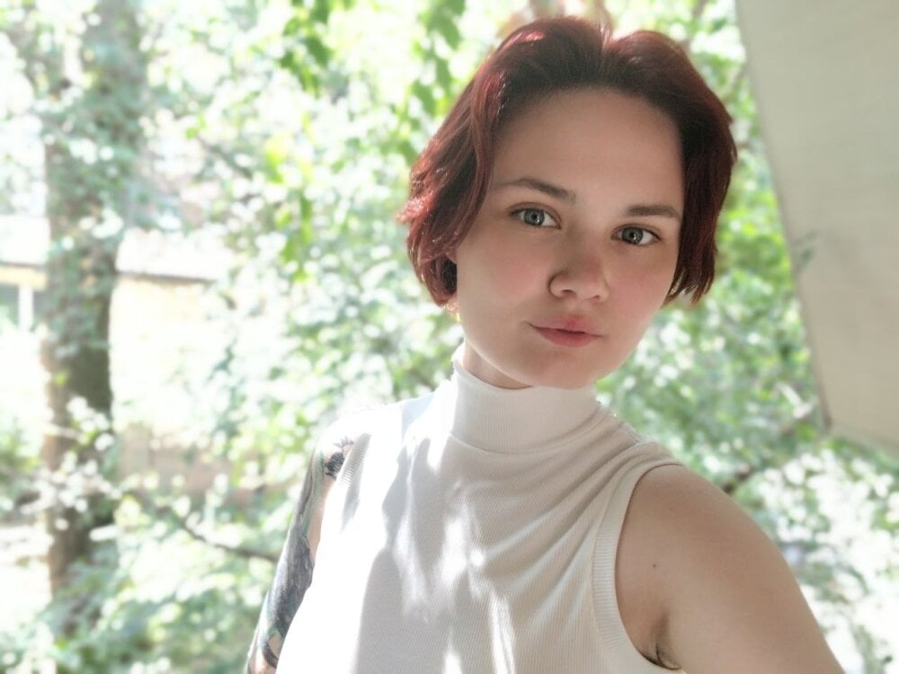 sleekcams.com chimedpyrene livesex profile in green-eyes cams