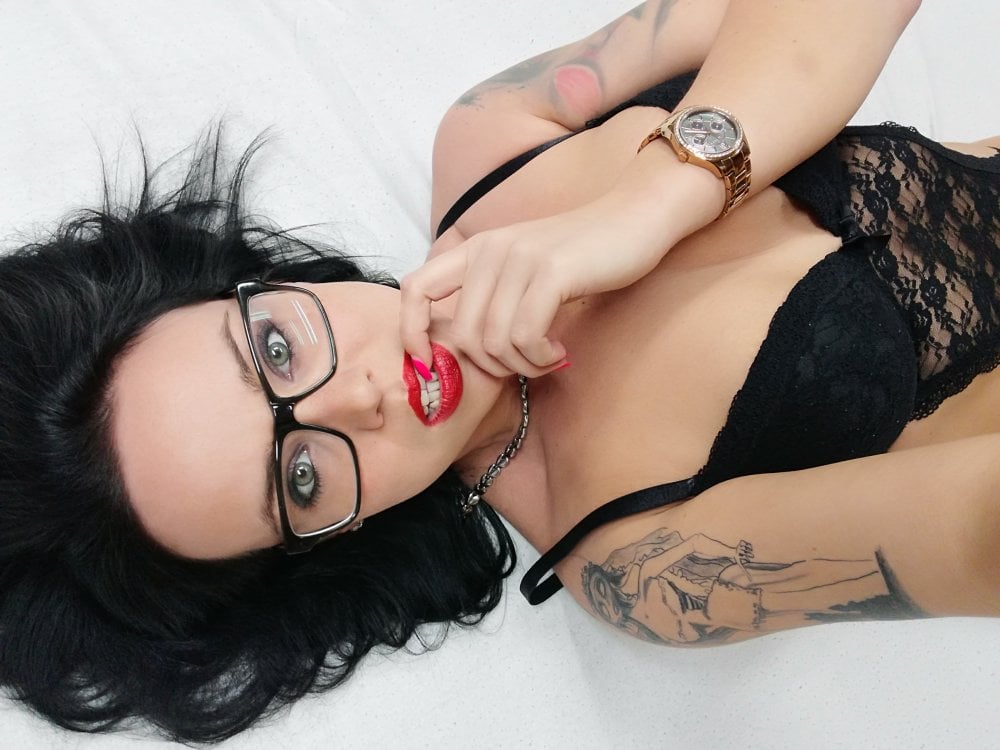 MelanieDark profile