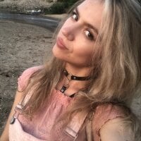 Joana_sweet's Offline Chat Room