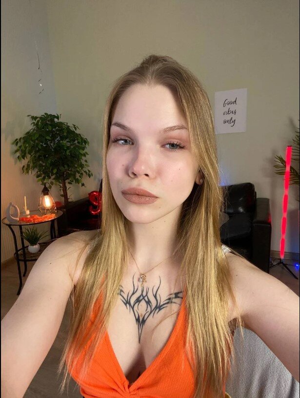 Arina_Foxx