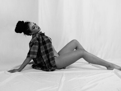 Pretty_Petitte 🤸 chatroom