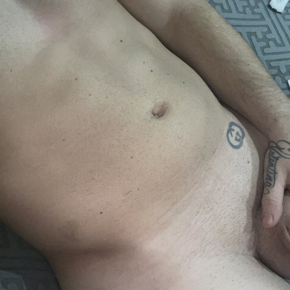 SkyBitchYKratos' Offline XXX Chat