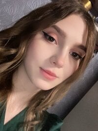 غرفة دردشة Batty_Pretty_Shy دون اتصال