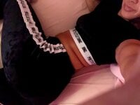 Nasty_Yasmine's Offline Chat Room