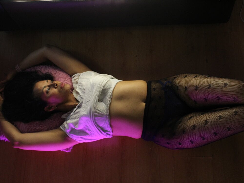 Live sex webcam photo for SWEET_MAMMA #289977766