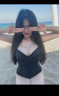 Rabbit-small's webcam live show