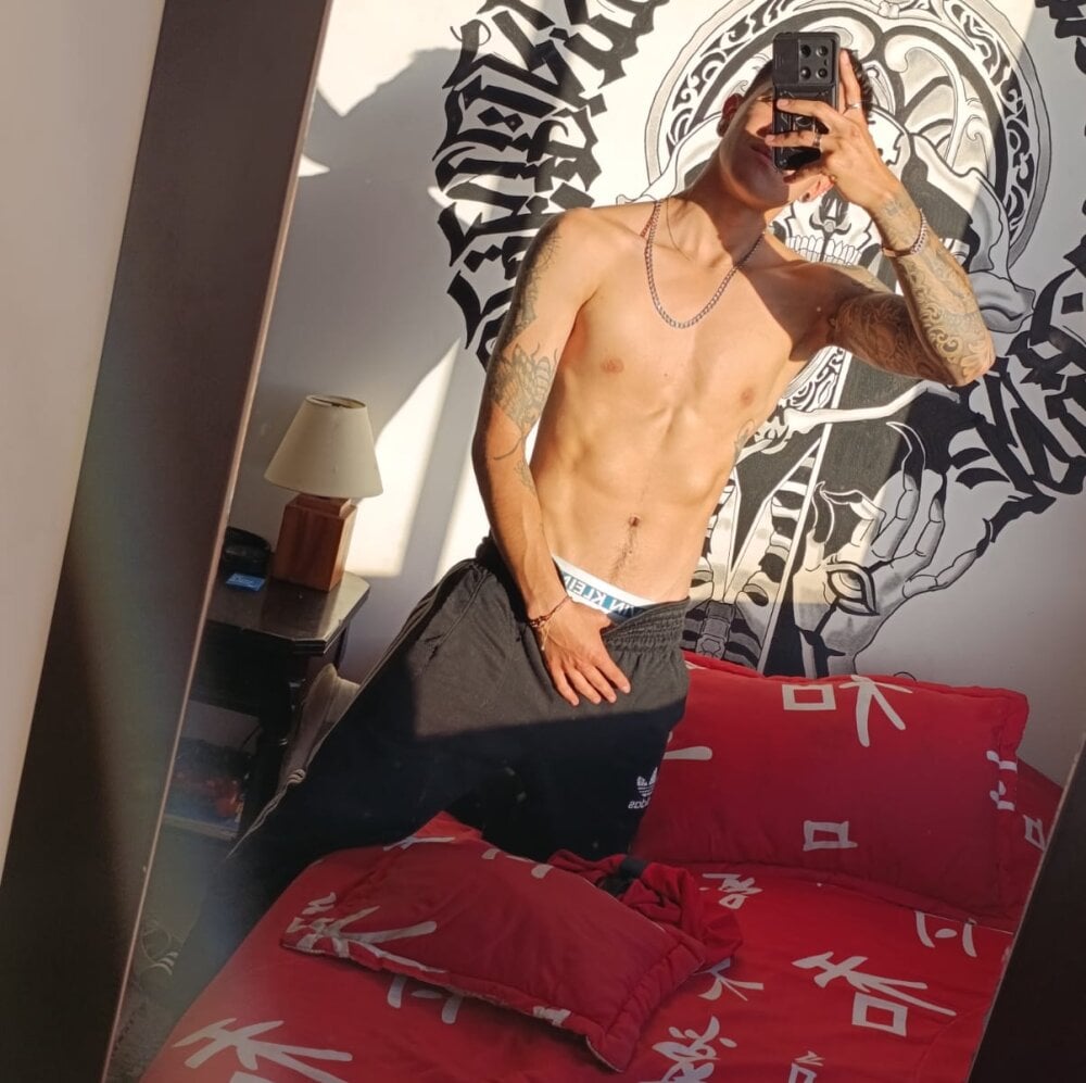 Damian-Leclair offline XXX-chatje