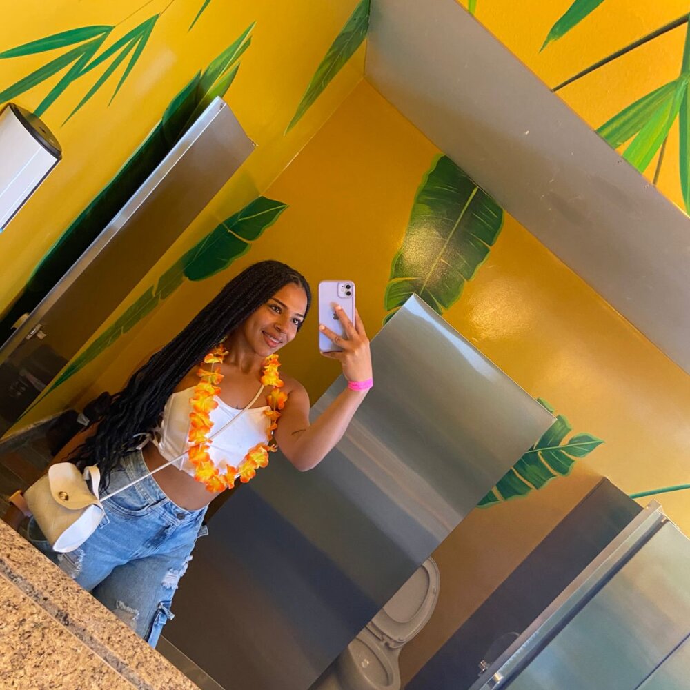Ariana_zanella