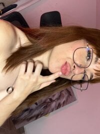 AlaskaFlowerss_'s webcam live show