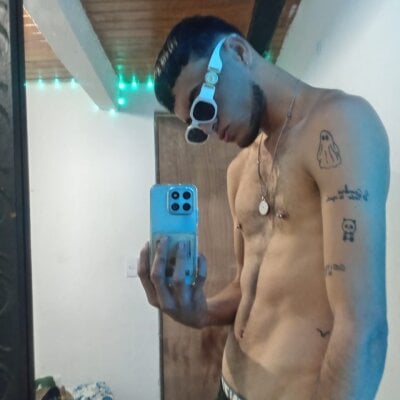 Oliver_ath Male Footjob Free Cam Porn