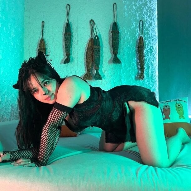 sexcityguide.com bella_montenegro01 livesex profile in bisexual cams