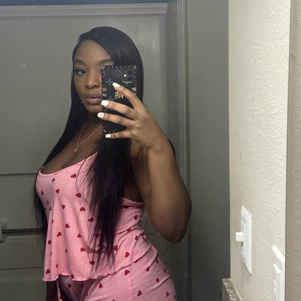 Missmya2you's Offline XXX Chat