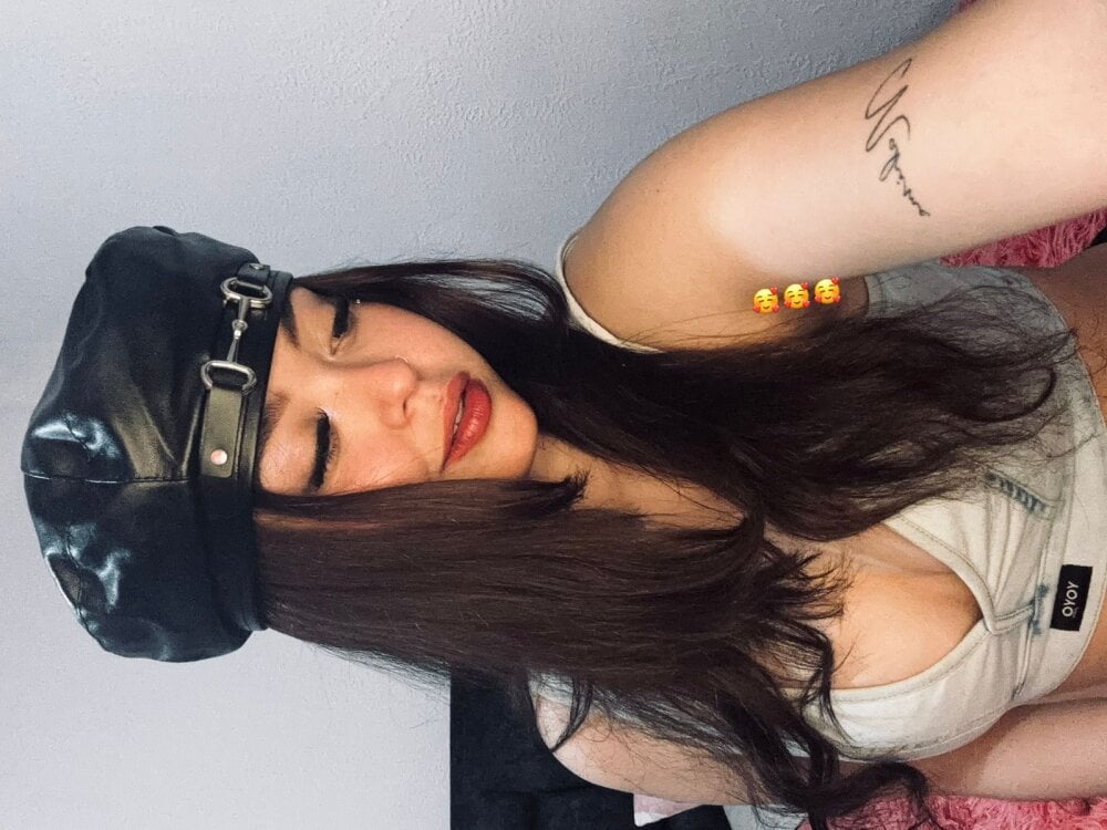 Cloee_XD's Offline XXX Chat