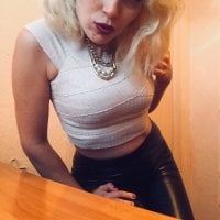 Kristi-Sex's Offline Chat Room