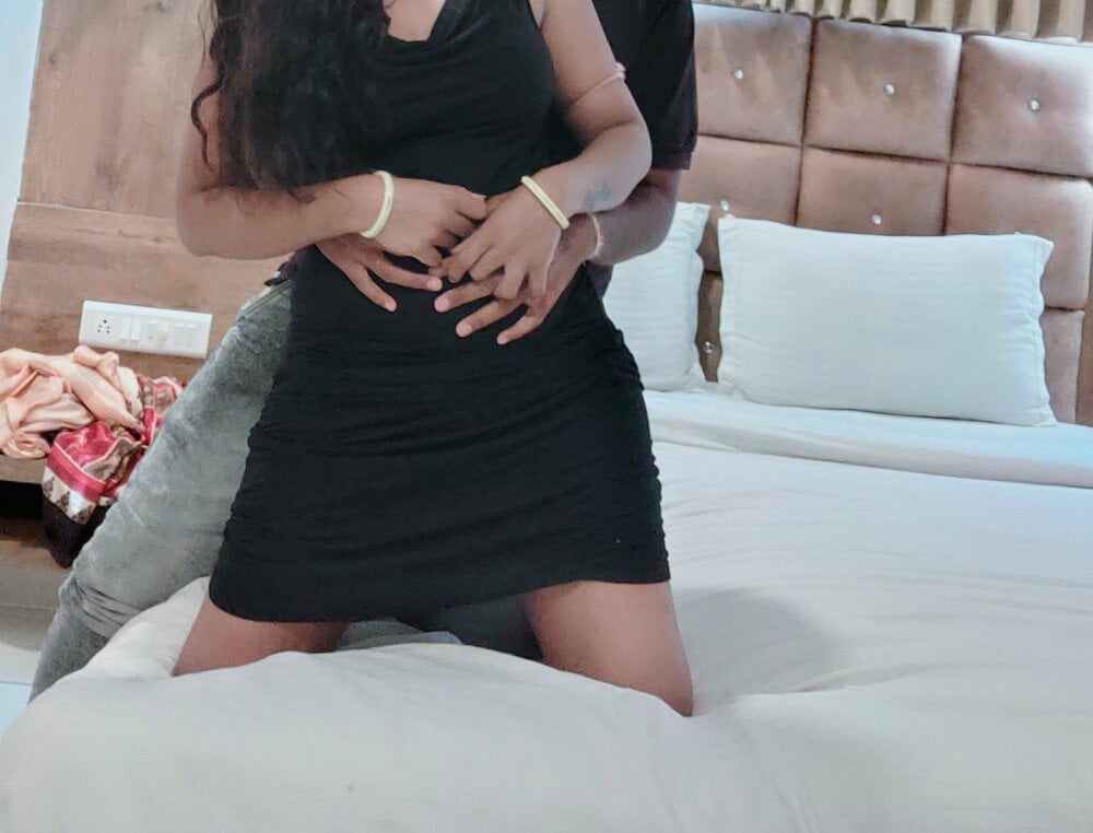 big_ass_bhabhi@xh from stripchat